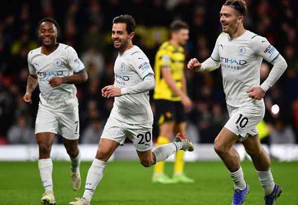 Thắng như chẻ tre, Man City vượt lên dẫn đầu Ngoại hạng Anh