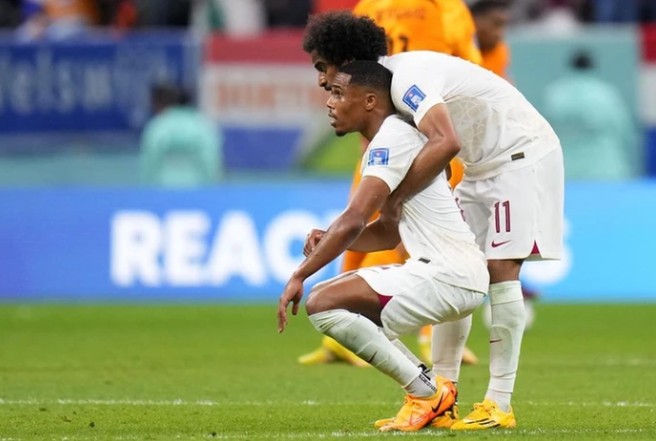 Tuyển Qatar xác lập 3 cột mốc buồn: Chủ nhà World Cup tệ nhất lịch sử