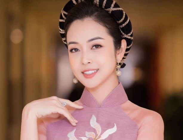 Hoa hậu Jennifer Phạm khoe nhan sắc U40 đẹp không điểm chê