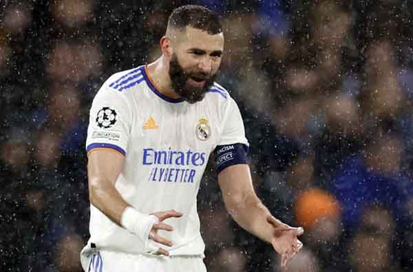 Benzema cân bằng kỷ lục đáng nể của Ronaldo