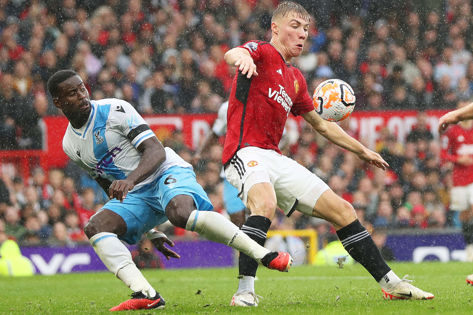 MU chốt giá mua trung vệ Guehi