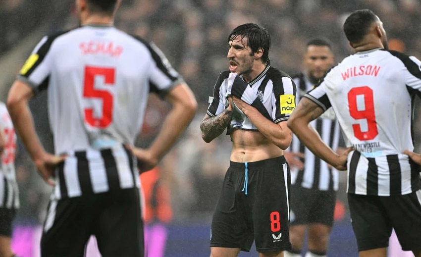 Sốc: Cầu thủ đắt giá nhất nước Ý lãnh án vì cá độ