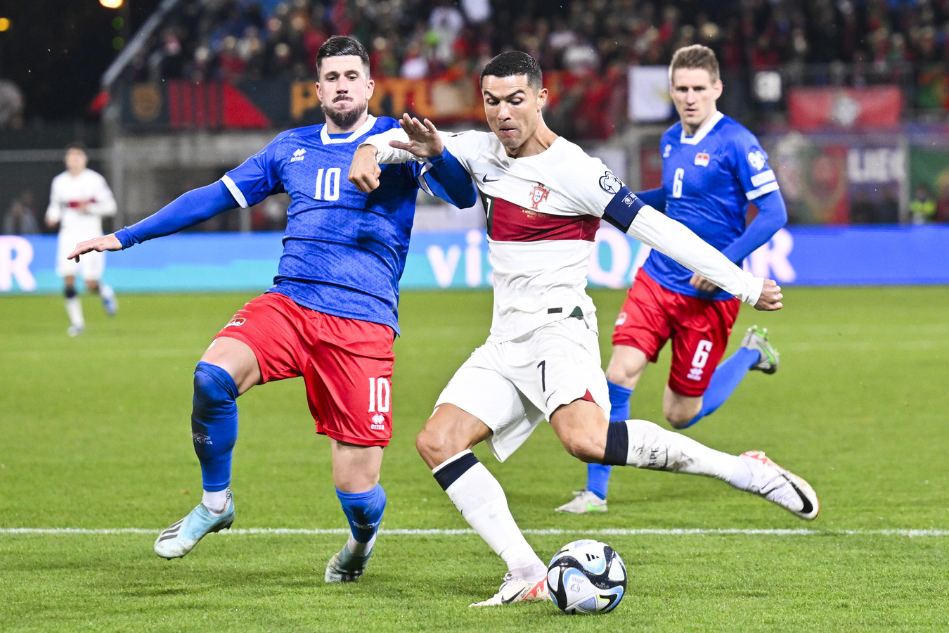 Vòng loại Euro 2024: Bồ Đào Nha thắng trận thứ 9 liên tiếp, Ronaldo đi vào lịch sử