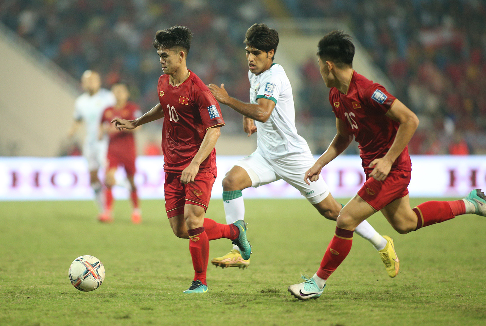 Tuyển Việt Nam hay nhưng chưa đủ, ông Troussier cần làm gì?