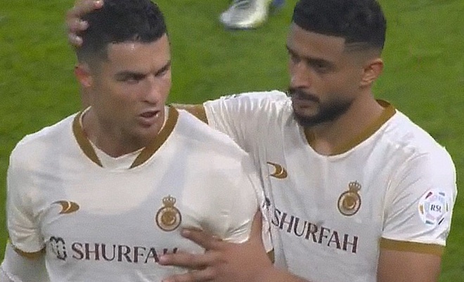 Ronaldo nổi giận trong ngày Al Nassr mất ngôi đầu