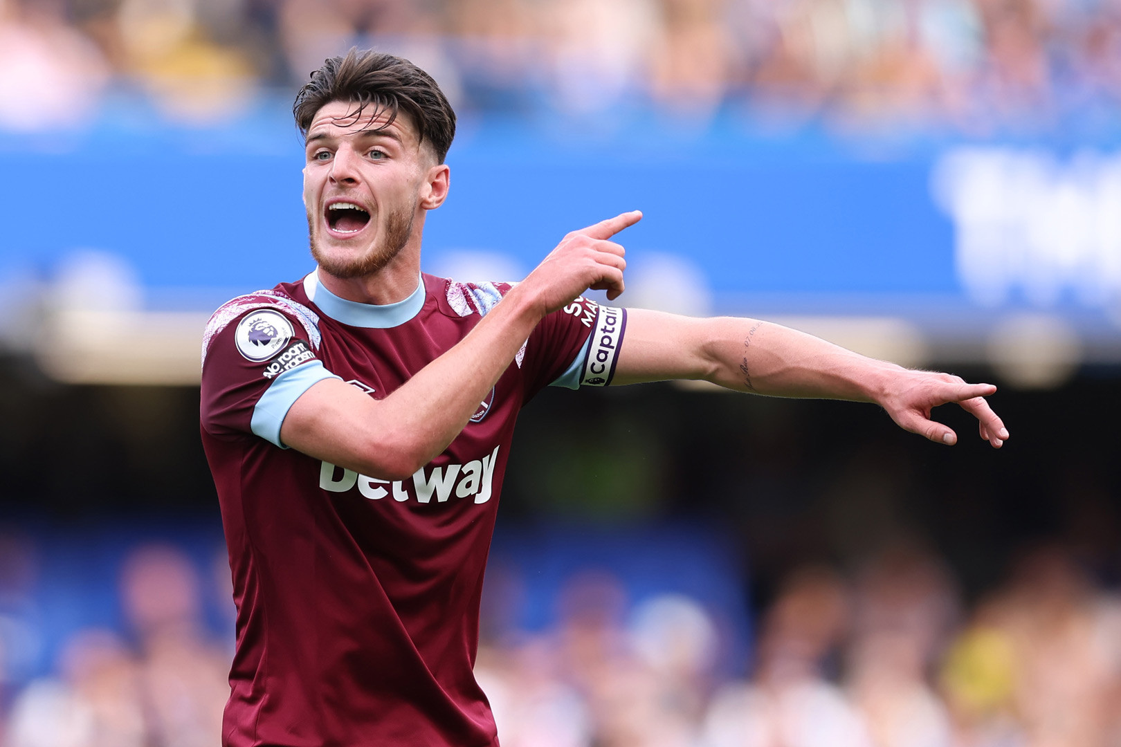 MU liên hệ Declan Rice, Newcastle hỏi mua Osimhen