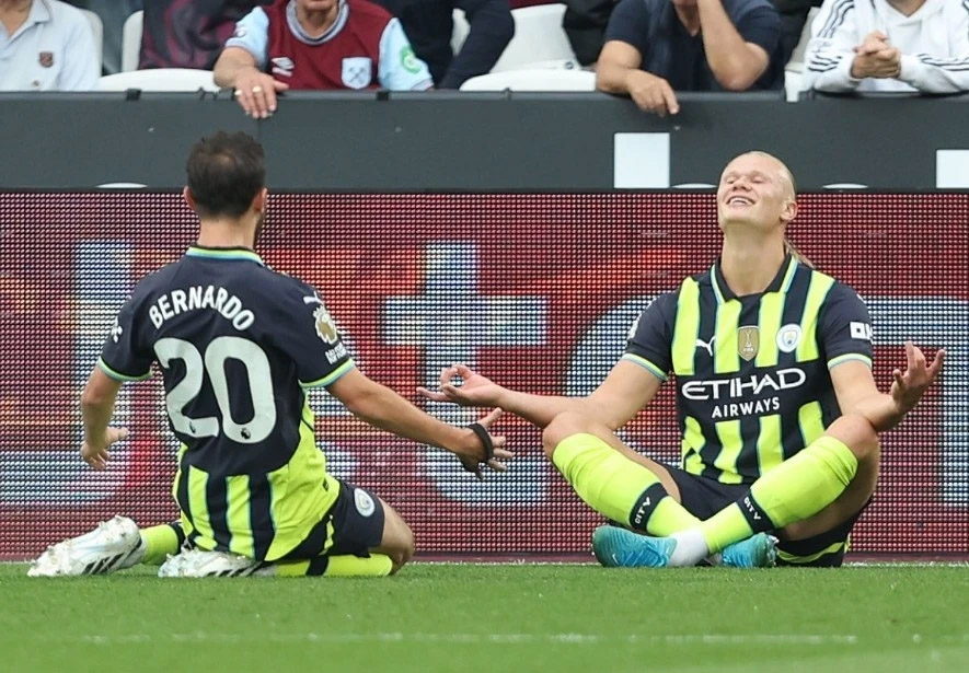 Haaland lại lập hat-trick