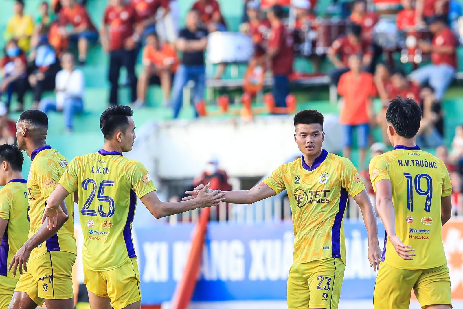 V-League 2024-2025: Bình Định xuống hạng, SHB Đà Nẵng đá trận play-off