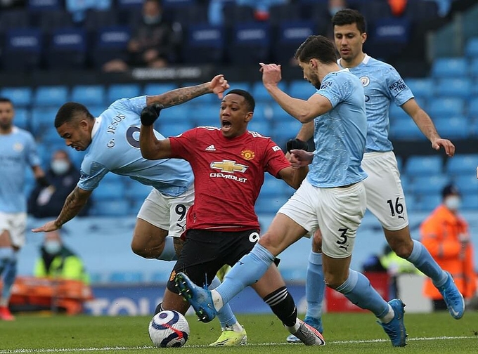 Man Utd hạ Man City ngay tại Etihad